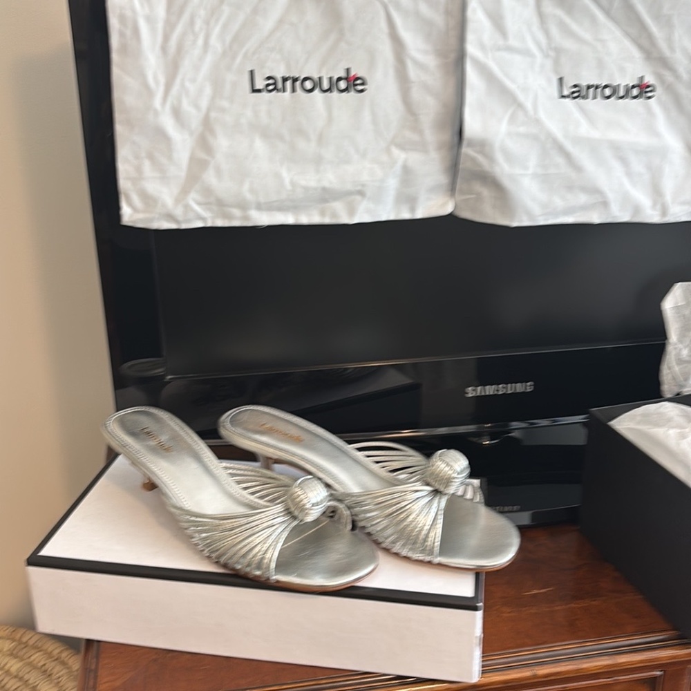Larroude Valerie Sandal Silver size 7 NIB